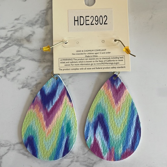 NWT Boutique Tye Dye dangle earrings - Picture 4 of 5